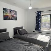 Comfy 2-bedroom Apartment