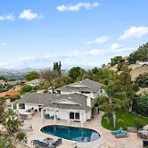 Bouquet Cottage 4 Bedroom Home by RedAwning