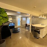 Sweet 2 BR Walk to all