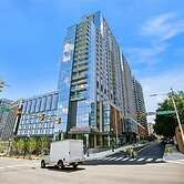 National at Rosslyn Towers