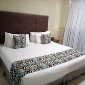 HOTEL MIRAMAR SUITES