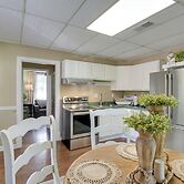 'the Cabernet Cabin' Defiance Home on Katy Trail!