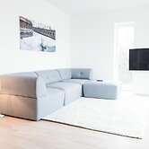 Spacious 1-bed w Private Terrace