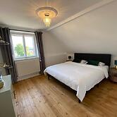 3 Bed Cottage - Sleeps 6 - Parking - Wifi