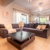 Phaedrus Living Moschato City Flat