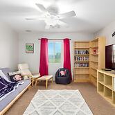 Spacious Oasis Spring Training Pool Tennis