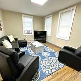 Cozy Walk up King Bed Fast Wifi