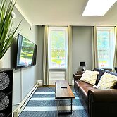 The Grayson at Park Place- Cozy and Fully Updated With King bed Free C