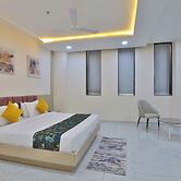 Hotel The Grand Radhey