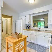 Bella Vista Townhome w/ Deck Near Back 40 Trail!