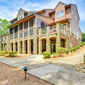 Spacious Lake Keowee Home: Boat Slip & Pool Access