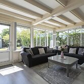 Welcoming Bungalow With Garden