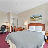 Royal Inn and Suites at Guelph