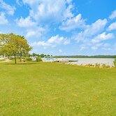 Steps to Lake + Public Boat Ramp: Edinboro Cottage