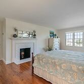 Immaculate Waterfront Beach House 5 Bedroom Home by RedAwning