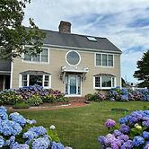 Immaculate Waterfront Beach House 5 Bedroom Home by RedAwning