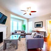 The Gilpin Getaway 2br Free Coffee 2 Bedroom Apts by RedAwning