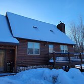 Adirondack Cozy Cottage Hideaway 4 Bedroom Home by RedAwning