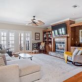 Stunning Riverside Retreat With Private Pool 5 Bedroom Home by RedAwni