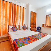 Fabexpress Majestic Inn