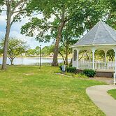 Walkable Barberton Apartment: 9 Mi to Akron!