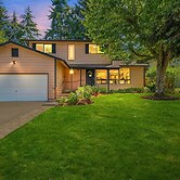 Nature Escape: Family Home With Playroom & Office 4 Bedroom Home by Re