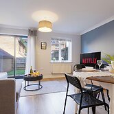 3 Bed House - Sleeps 7 - Garden - Parking - Wifi