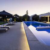 Palm Beach Luxury with Hinterland Views