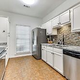 Colorful Baton Rouge Home: Deck, Grill & Fire Pit