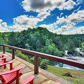 Mountain & Waterfall Views: Stunning Dahlonega Gem