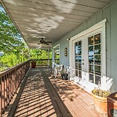 Lakeside Retreat With Private Boat Ramp 3 Bedroom Home by RedAwning