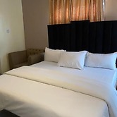 Bamod Hotel and Suites