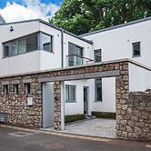 Dublin Retreat Sleeps 6 With Parking