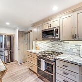 Cozy Sun Valley Townhome w/ Mountain Views!