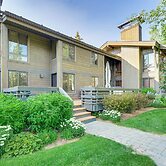 Cozy Sun Valley Townhome w/ Mountain Views!