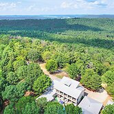 Broken Bow Escape w/ Mountain Views & Pool Access!