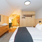 The Lodge at Bow Lake