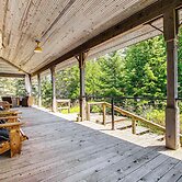 Serene Washington Island Getaway w/ Private Beach!