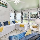 Chic Murrells Inlet Getaway ~ 2 Mi to Marsh Walk!