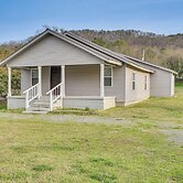 Lake Guntersville Home: 1 Mi to Boat Ramp!