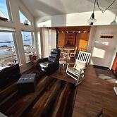 Oceanfront Cabin 10 Jacuzzi Breathtaking Views