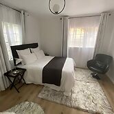 Charming Executive Studio, Solar Power, Wifi