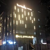 The White IBIS A Boutique Hotel