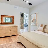 Luxury Alpine Home w/ Hot Tub: 1 Mi to Sun Valley!