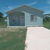 Beach-view 2 Bed Apartment Sleeps 4 - Free Parking