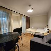 Walk to Ski Lift-1br-studio-balcony-parking