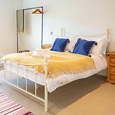 Orchard Barn-Luxury 4 BD Barn Conversion