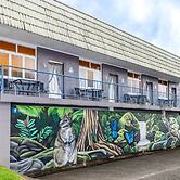 Innisfail Riverfront Motel