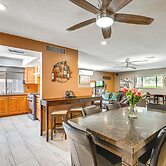 Roomy Tucson Home w/ Hot Tub & Pickleball Court!