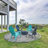Hot Tub + Bay Views: Beachfront Gilchrist Retreat